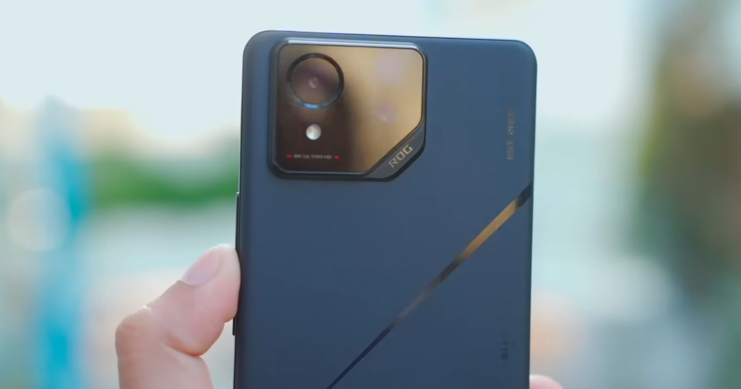 Asus ROG Phone 8 Pro 